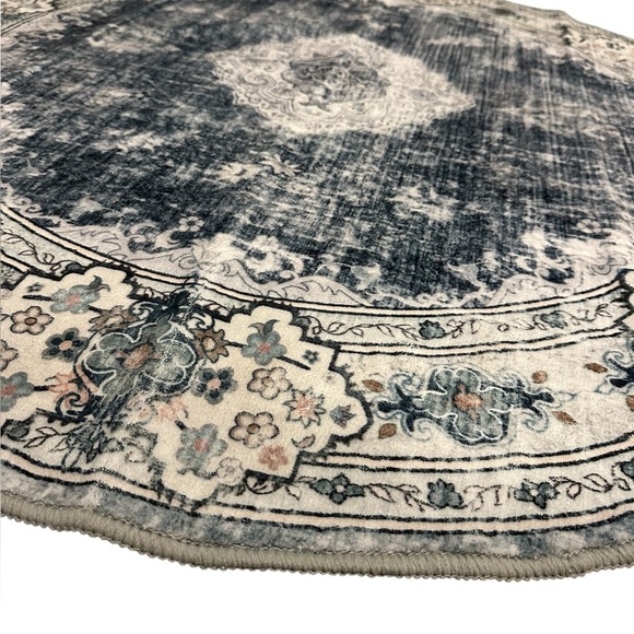 New! 4 foot round area rug vintage blue design - Picture 3 of 6